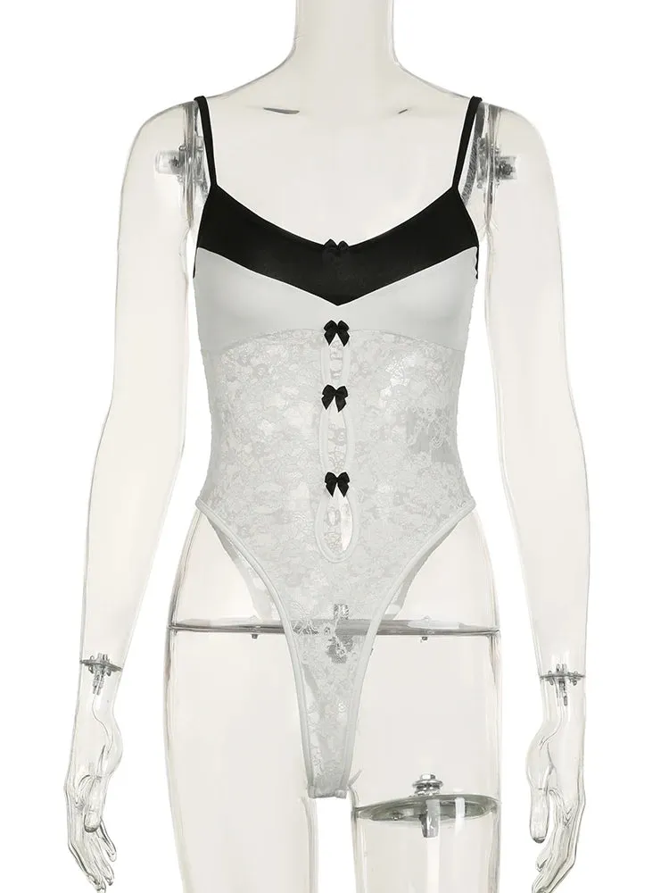Verführerische Lack-Patchwork-Spitzen-Bodysuit im Slim-Fit-Stil