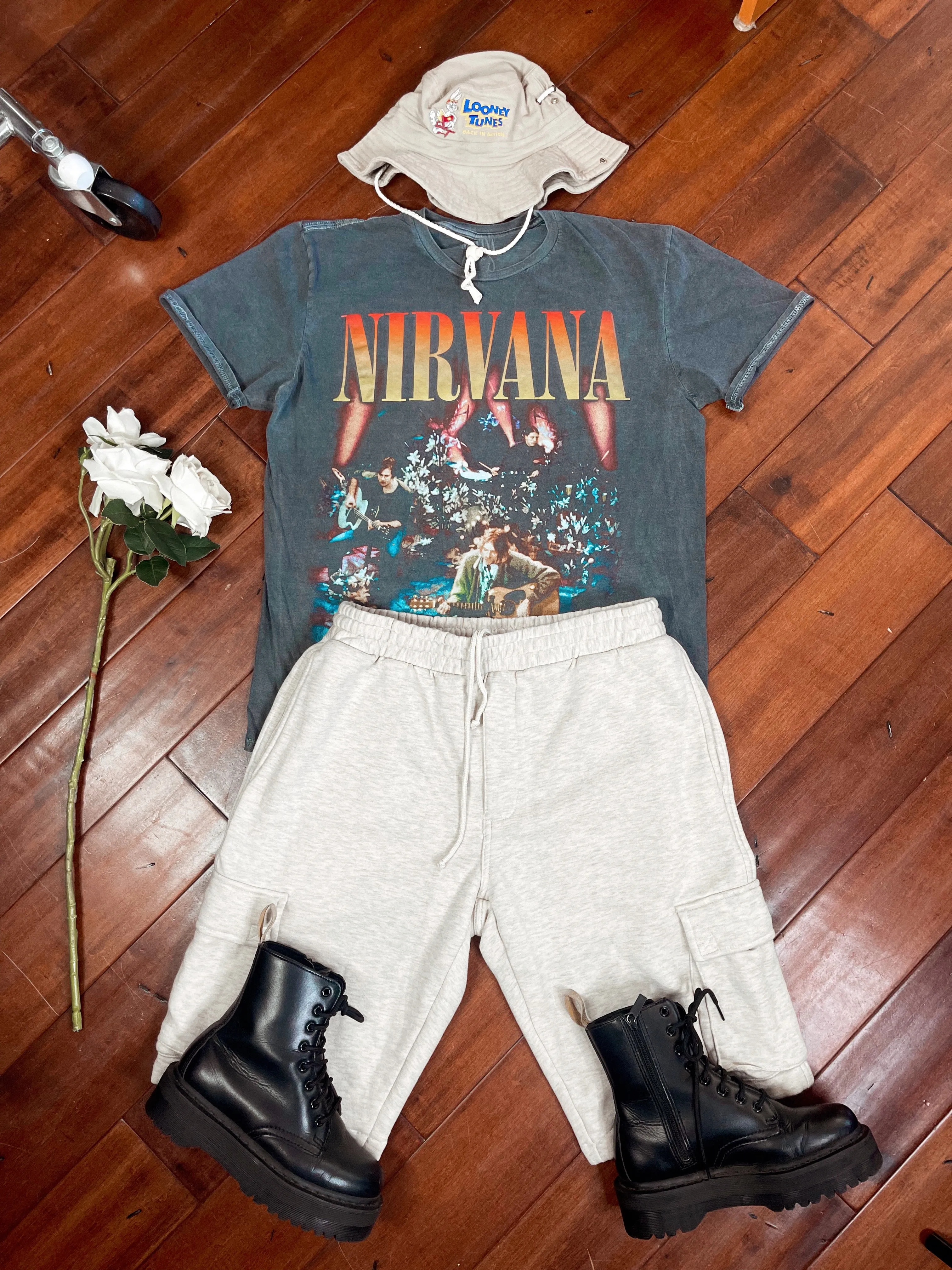 VINTAGE COMFY CARGO SHORTS